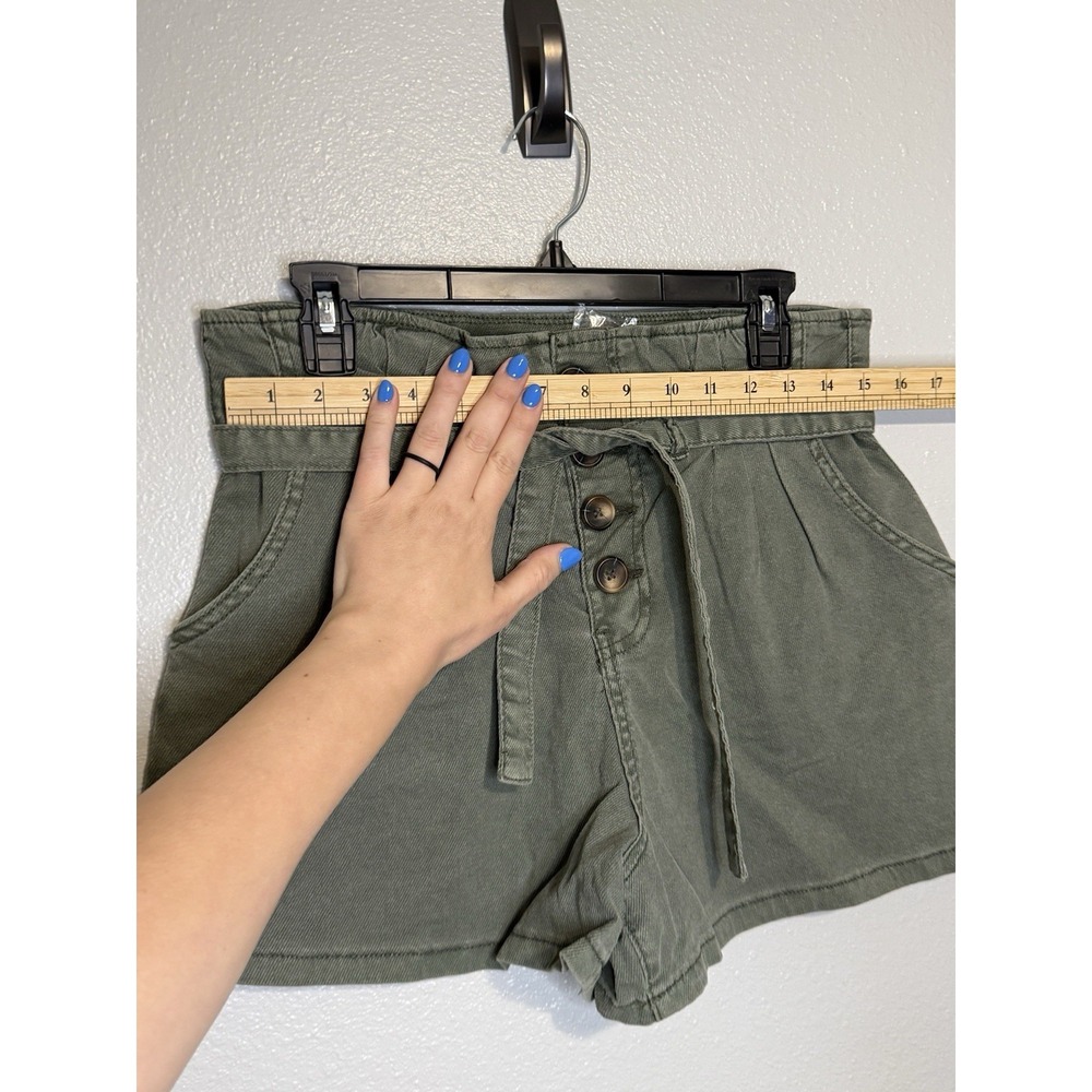 Bohme Olive Green Tie Smocked Waist Shorts Womens Medium NWT - Picture 3 of 6
